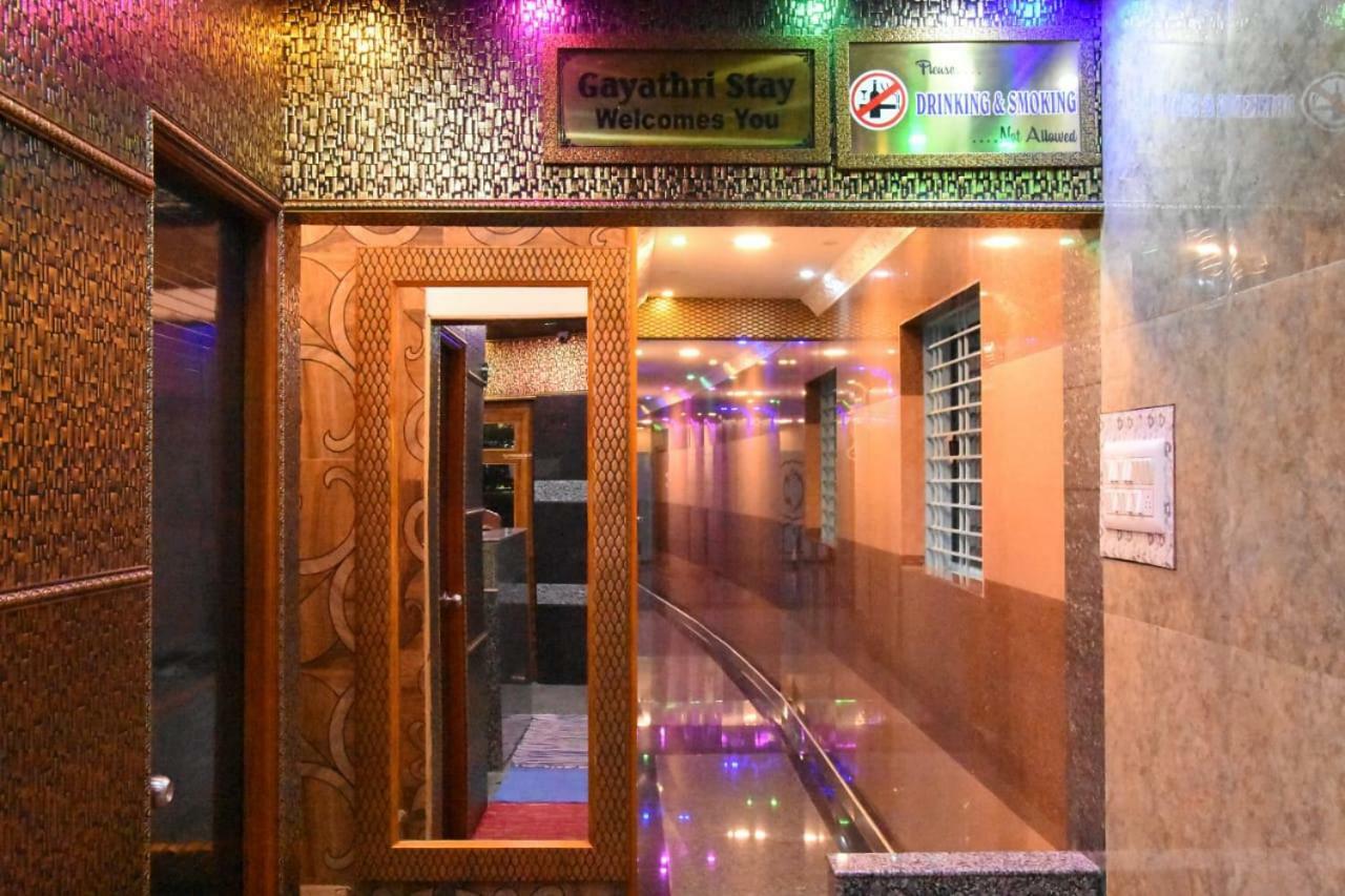 Gayathri Stay Kanchipuram Esterno foto