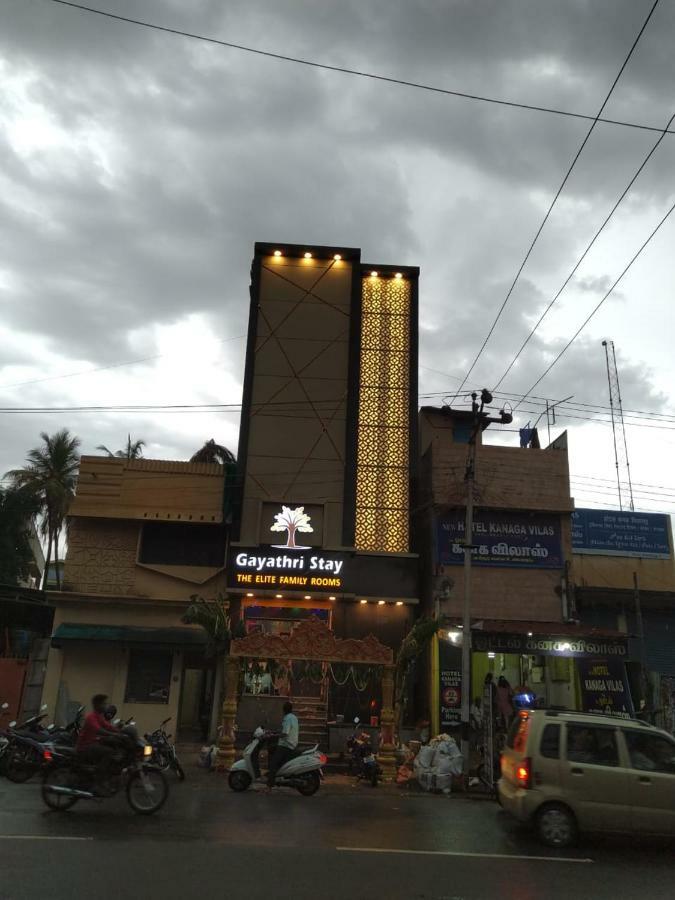 Gayathri Stay Kanchipuram Esterno foto