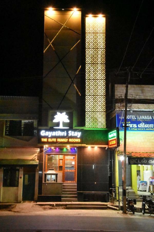 Gayathri Stay Kanchipuram Esterno foto