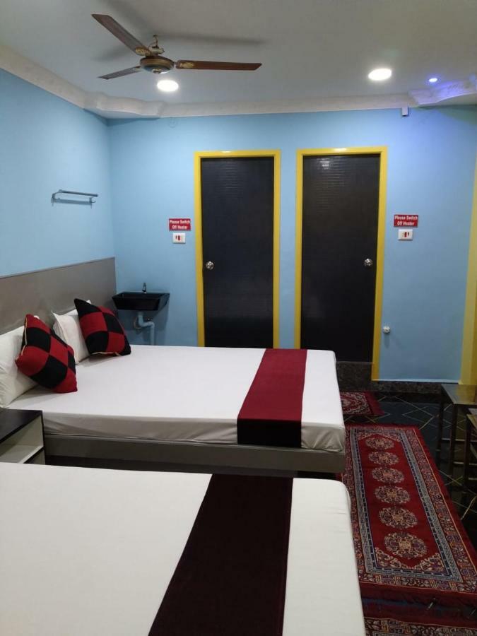 Gayathri Stay Kanchipuram Esterno foto